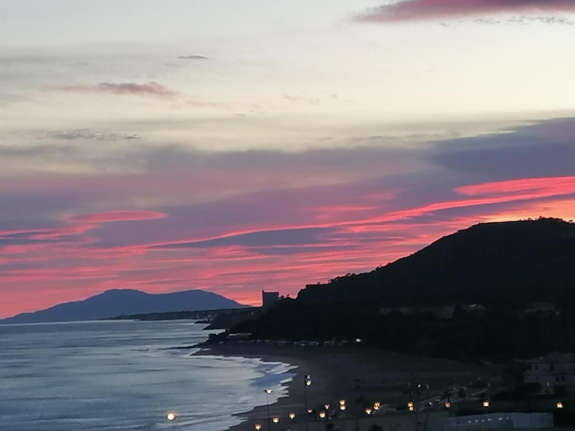 Apartamento Con Terraza, Vistas Playa Y Montana L'L'Hospitalet de l'Infant Eksteriør bilde