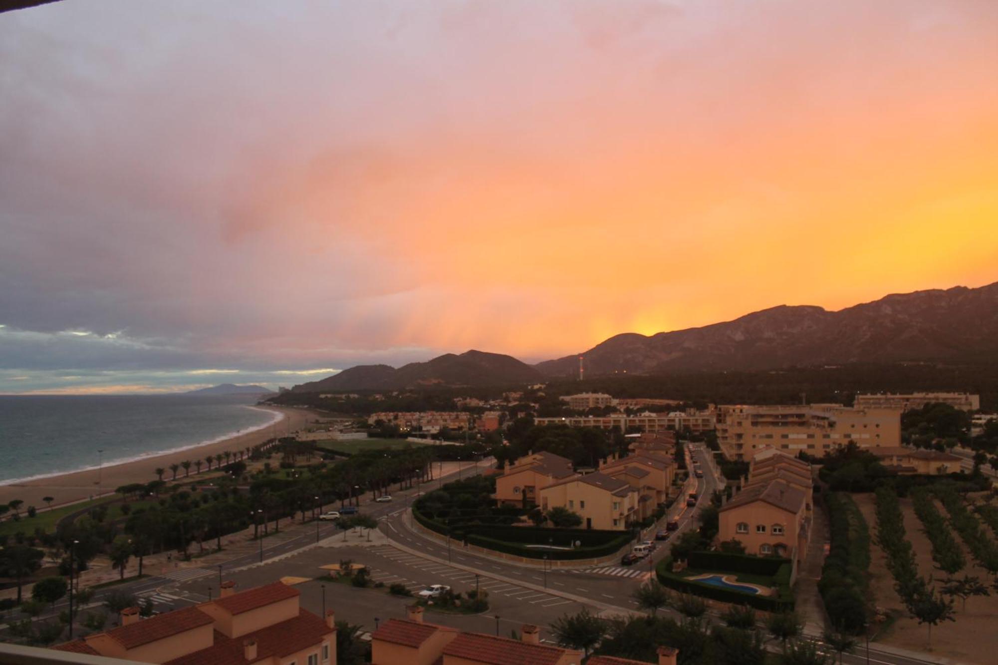 Apartamento Con Terraza, Vistas Playa Y Montana L'L'Hospitalet de l'Infant Eksteriør bilde