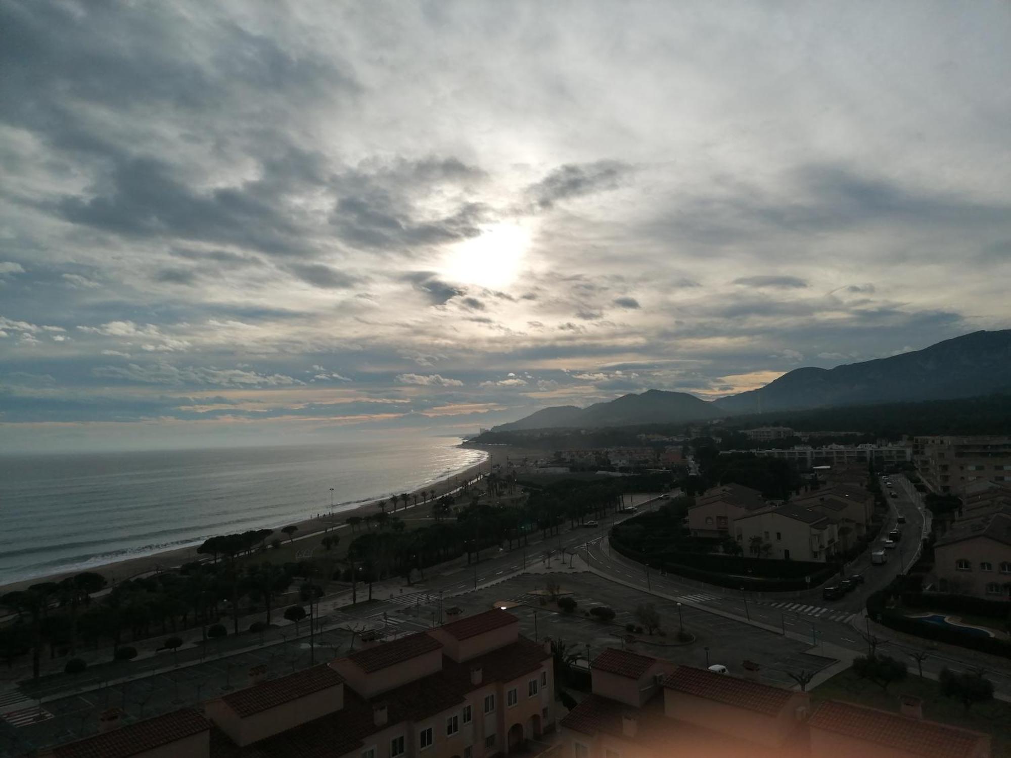 Apartamento Con Terraza, Vistas Playa Y Montana L'L'Hospitalet de l'Infant Eksteriør bilde