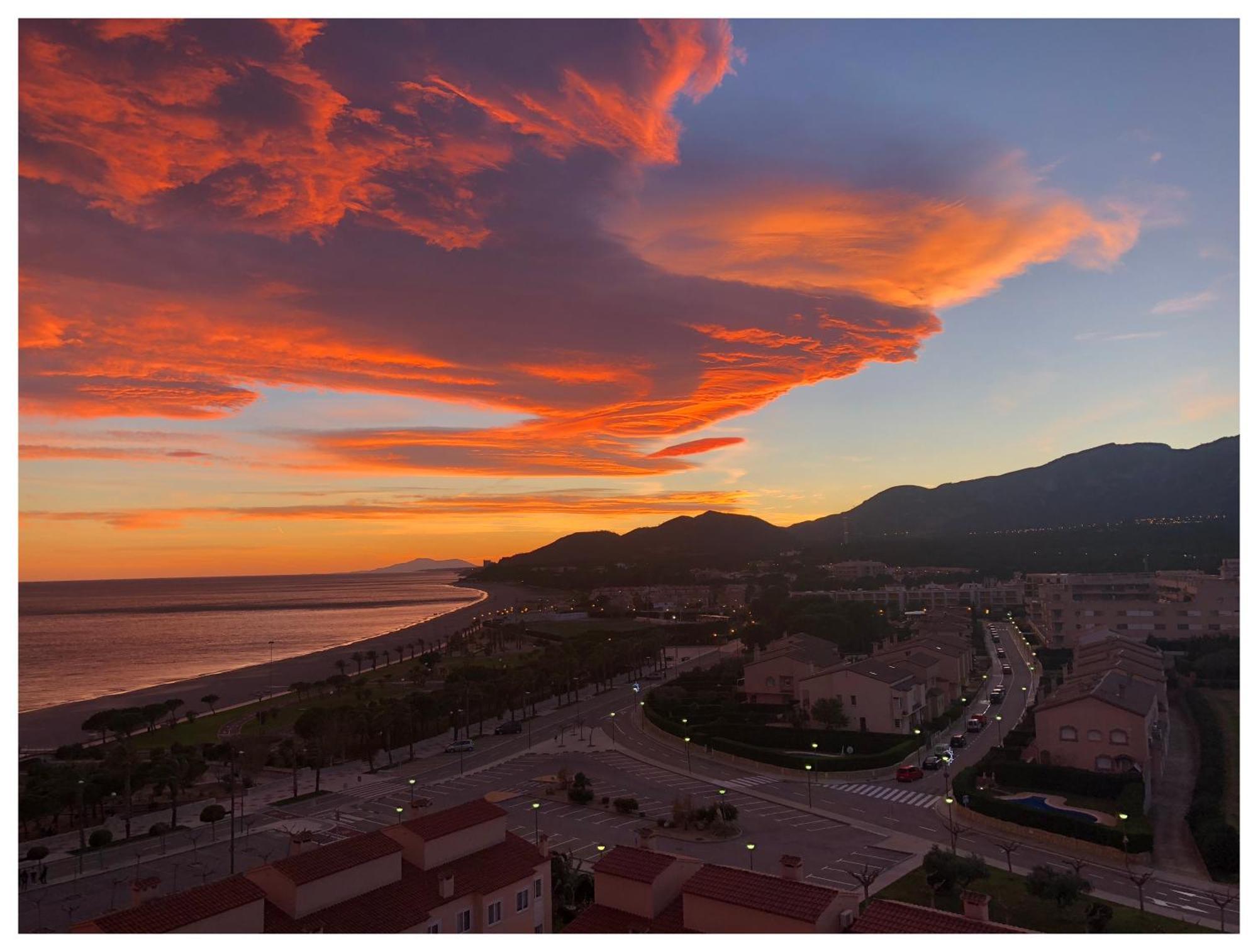 Apartamento Con Terraza, Vistas Playa Y Montana L'L'Hospitalet de l'Infant Eksteriør bilde