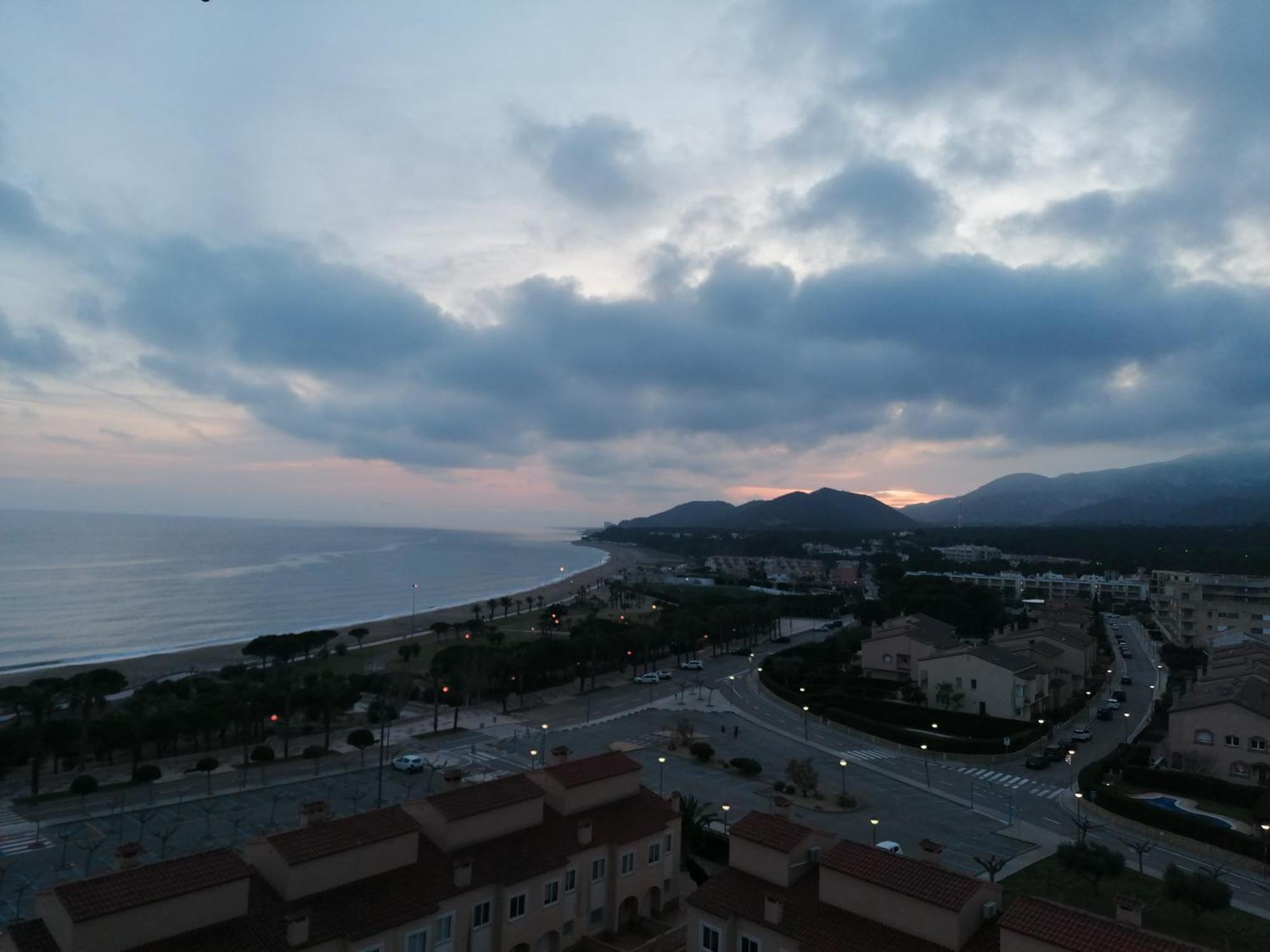 Apartamento Con Terraza, Vistas Playa Y Montana L'L'Hospitalet de l'Infant Eksteriør bilde